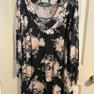 Larace V-Neck Long Sleeve Tunic